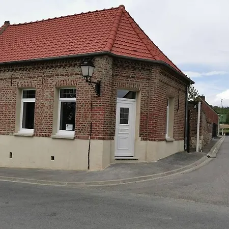 Le Relais D'Artagnan A Fresnicourt Le Dolmen - Olhain - Face Au Chateau Fresnicourt-le-Dolmen